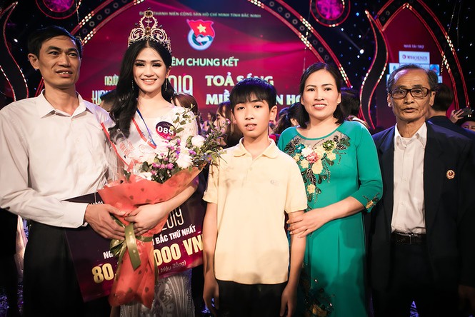 Nhan sắc nữ sinh 2000 vừa đăng quang Người đẹp Kinh Bắc - ảnh 4