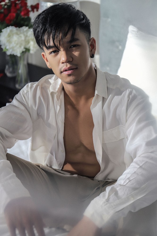 Trọng Hiếu khoe sáu múi bên 'cô gái lạ' trong MV dịp Valentine trắng - ảnh 3