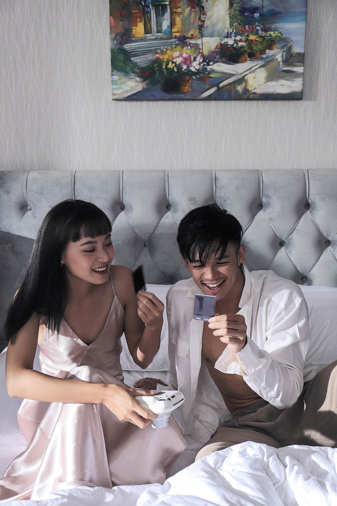 Trọng Hiếu khoe sáu múi bên 'cô gái lạ' trong MV dịp Valentine trắng - ảnh 6