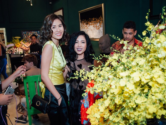 Hoa hậu Mai Phương Thuý mặc váy lụa đen khoe đường cong quyến rũ - ảnh 10