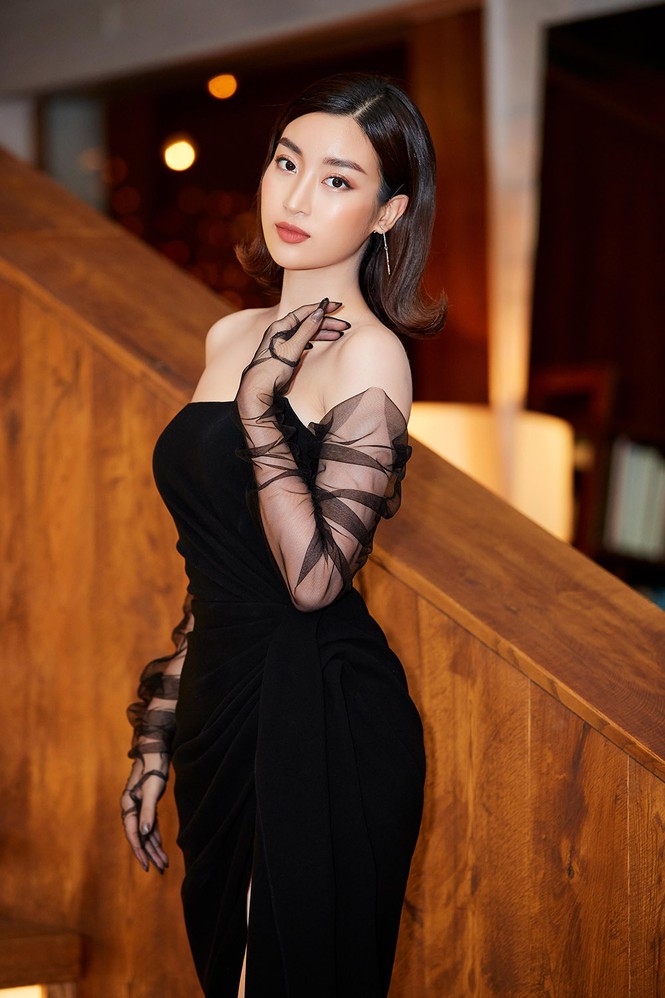 Dàn Hoa hậu, Á hậu diện đồ gợi cảm 'đổ bộ' thảm đỏ thời trang - ảnh 4