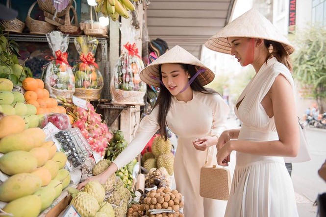 Á hậu Tú Anh tái xuất xinh đẹp làm MC sau 4 tháng sinh con đầu lòng - ảnh 13