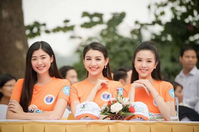 Á hậu Tú Anh tái xuất xinh đẹp làm MC sau 4 tháng sinh con đầu lòng - ảnh 8