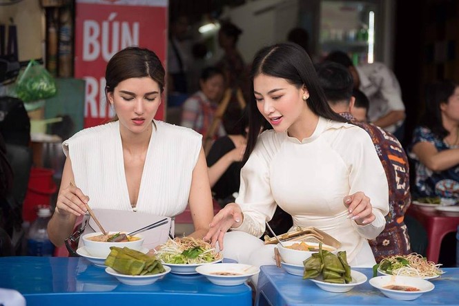 Á hậu Tú Anh tái xuất xinh đẹp làm MC sau 4 tháng sinh con đầu lòng - ảnh 14