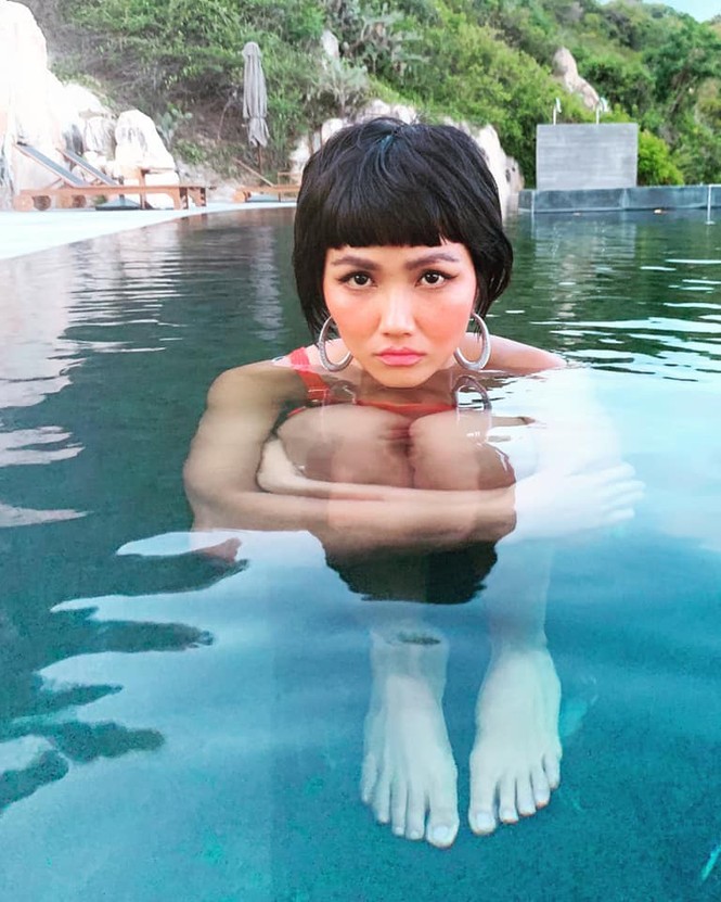 Á hậu Thuỳ Dung lại khiến fans ngất ngây khi khoe body nóng bỏng với bikini - ảnh 6