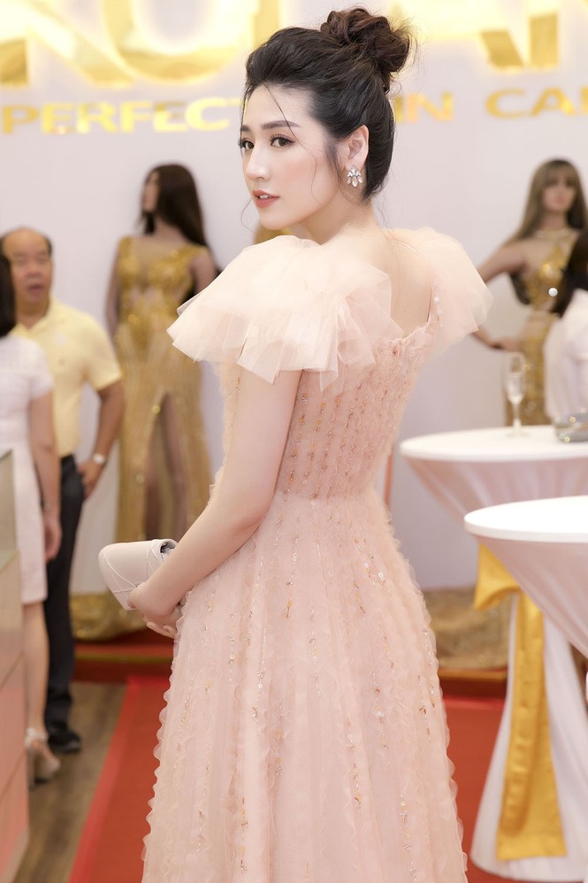Á hậu Tú Anh hạnh phúc vì được chồng ủng hộ quay trở lại showbiz - ảnh 4