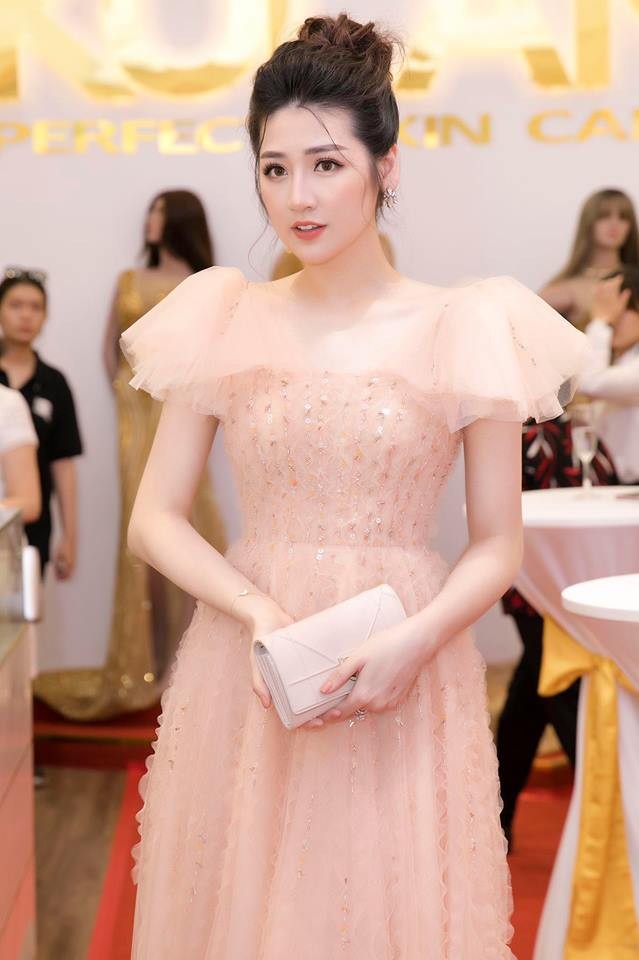 Á hậu Phương Nga gây sốt khi khoe khả năng vũ đạo nhảy sexy dance - ảnh 3