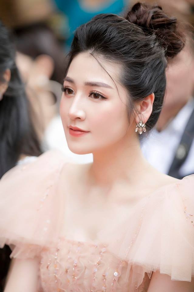 Á hậu Phương Nga gây sốt khi khoe khả năng vũ đạo nhảy sexy dance - ảnh 2