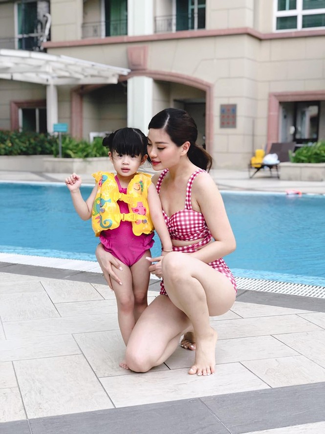 Huyền My: 'Thót tim vì Văn Hậu bị đánh nguội, vỡ oà khi Việt Nam thắng Thái Lan' - ảnh 3
