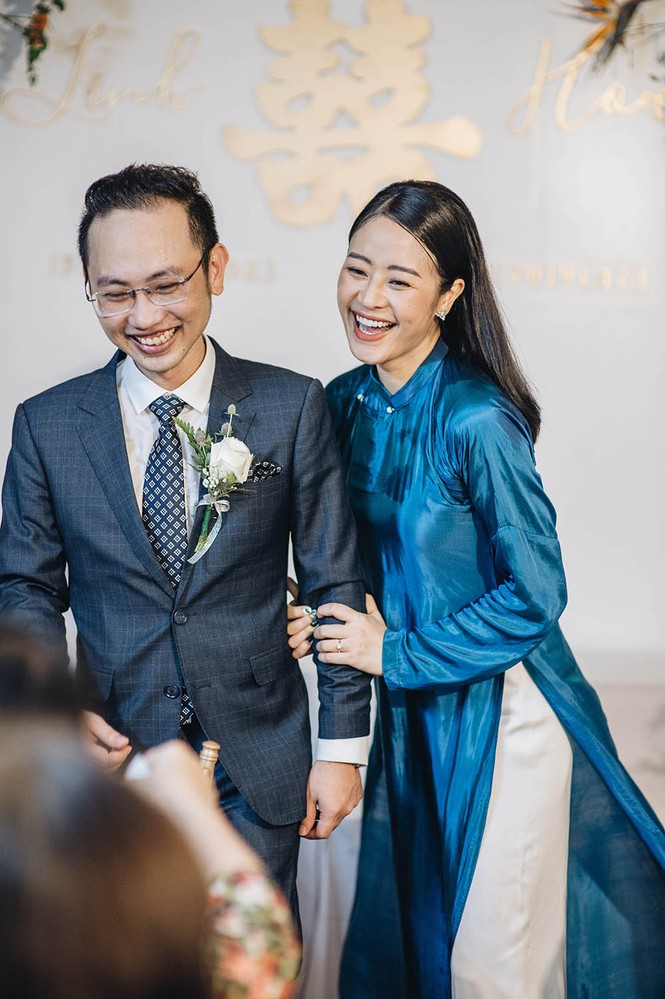 MC Phí Linh xinh đẹp trong lễ ăn hỏi với phó trưởng phòng VTV - ảnh 7