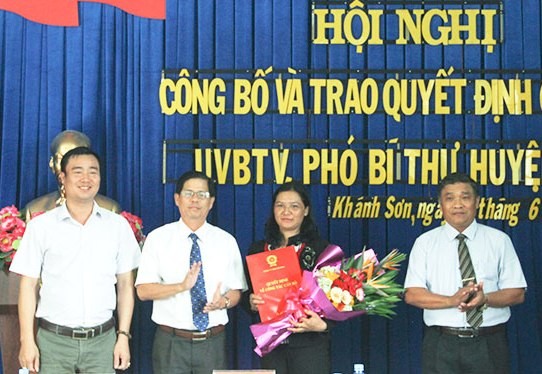 Điều động, bổ nhiệm nhân sự 10 địa phương - ảnh 11