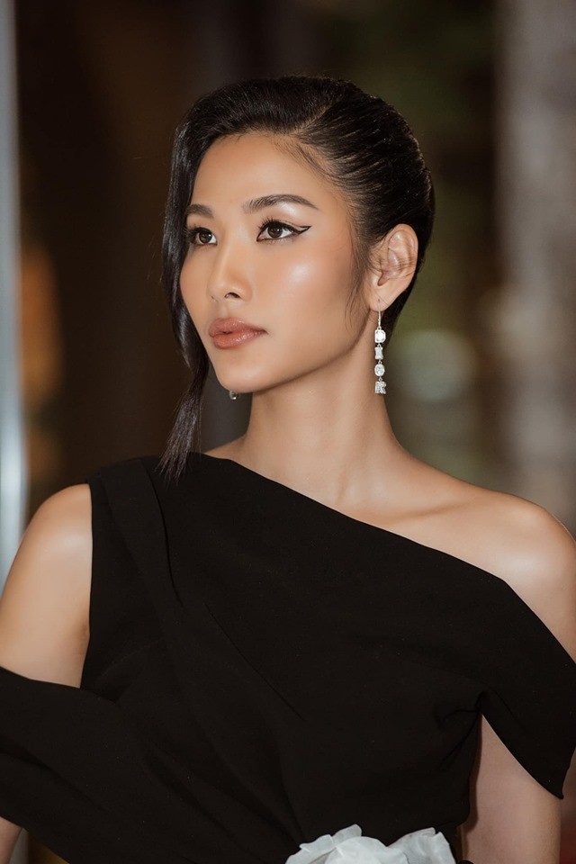 Tái xuất sau khi ốm nặng, Hoàng Thuỳ rạng rỡ chuẩn thần thái Miss Universe - ảnh 2