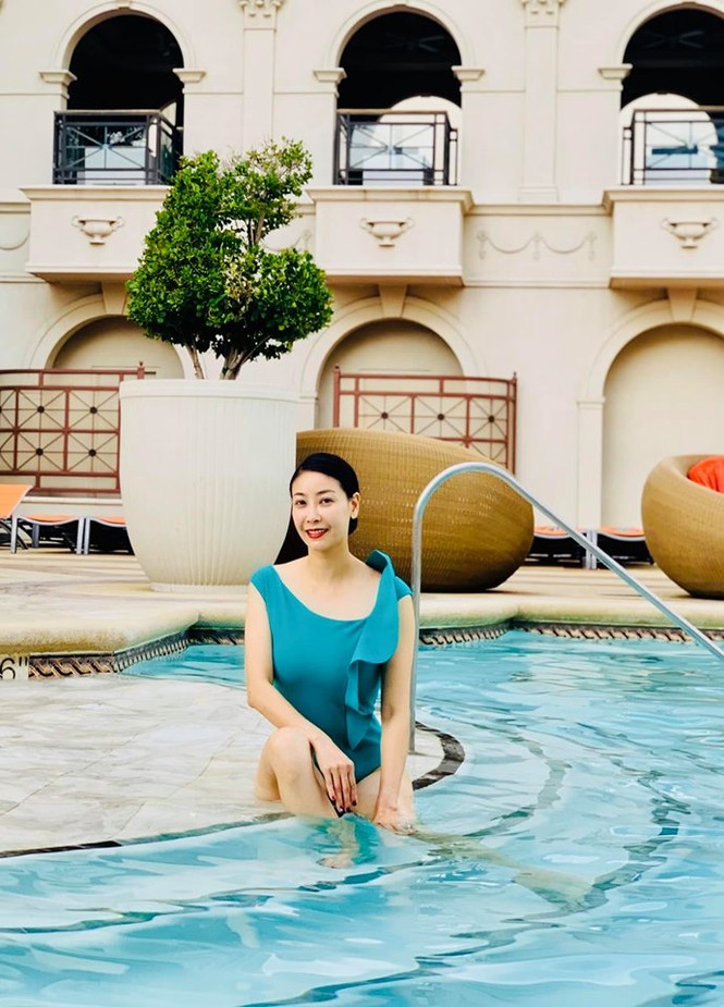 Á hậu Thanh Tú, Hoa hậu Hà Kiều Anh 'thiêu đốt' bãi biển với bikini - ảnh 3