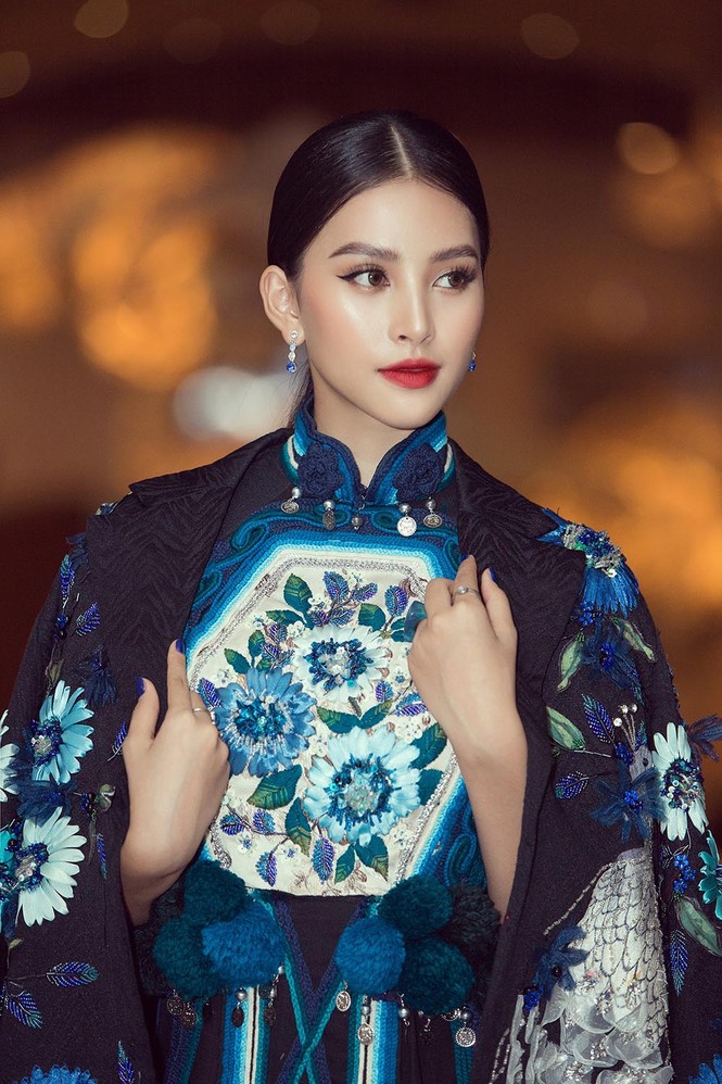 Hoa hậu Tiểu Vy, Á hậu Phương Nga đẹp ma mị với phong cách cổ trang - ảnh 3