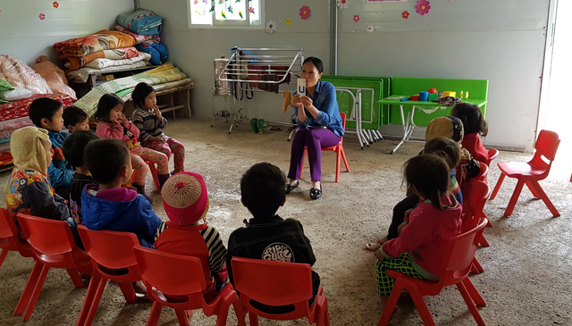 Hai cô giáo “hy sinh” tuổi xuân để làm mẹ của 17 đứa trẻ H’Mông - ảnh 5
