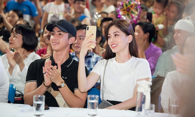 Trung thu ý nghĩa của á hậu Phương Nga và bạn trai Bình An - ảnh 7
