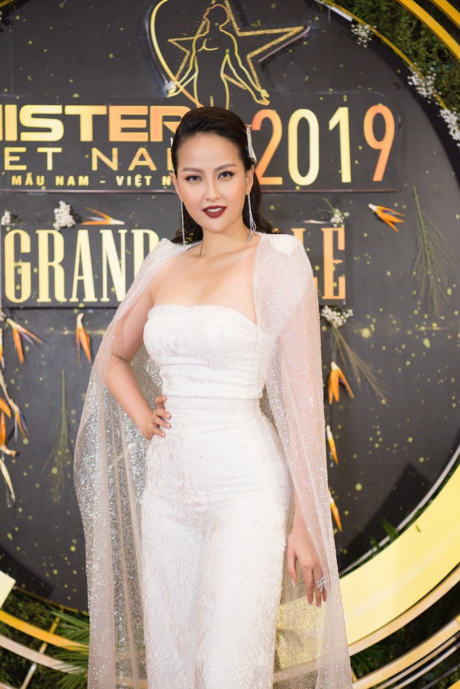 Hà Kiều Anh, Trương Ngọc Ánh đọ nhan sắc không tuổi với váy cắt xẻ quyến rũ - ảnh 7