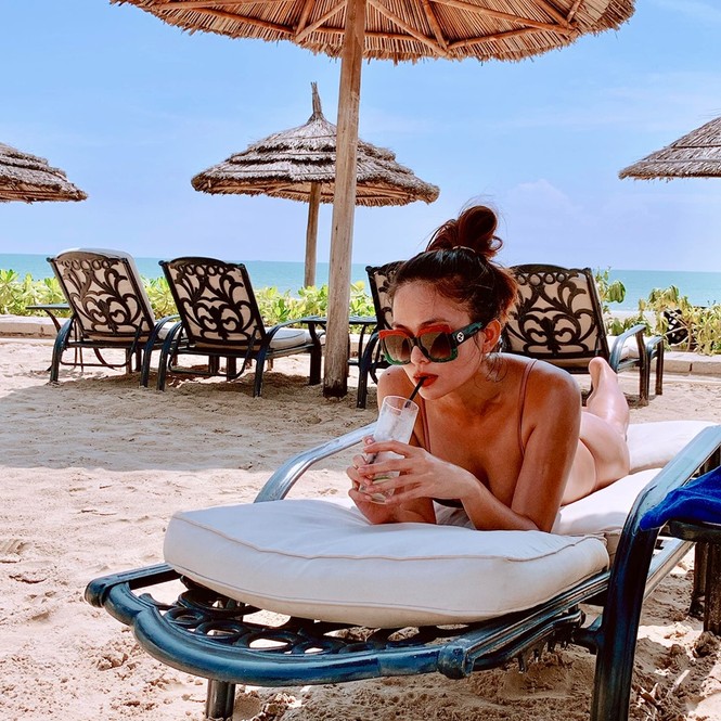 Á hậu Thanh Tú mặc bikini, khoe dáng sexy dưới ống kính của ông xã - ảnh 3