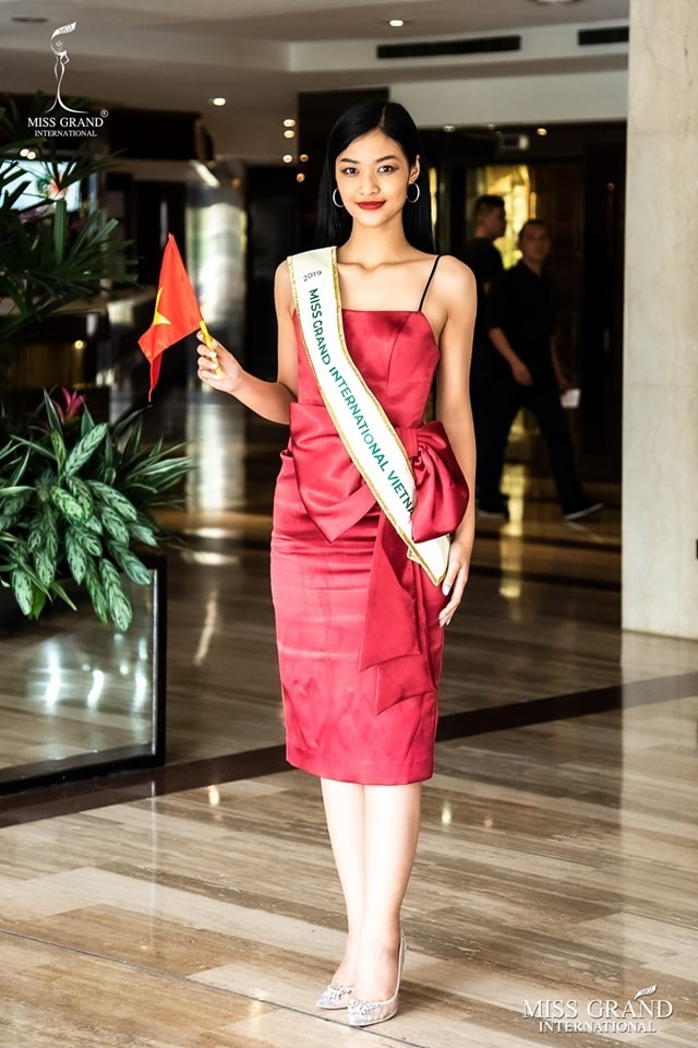 Kiều Loan rạng rỡ khoe sắc bên dàn thí sinh Miss Grand sau khi đến Venezuela - ảnh 1