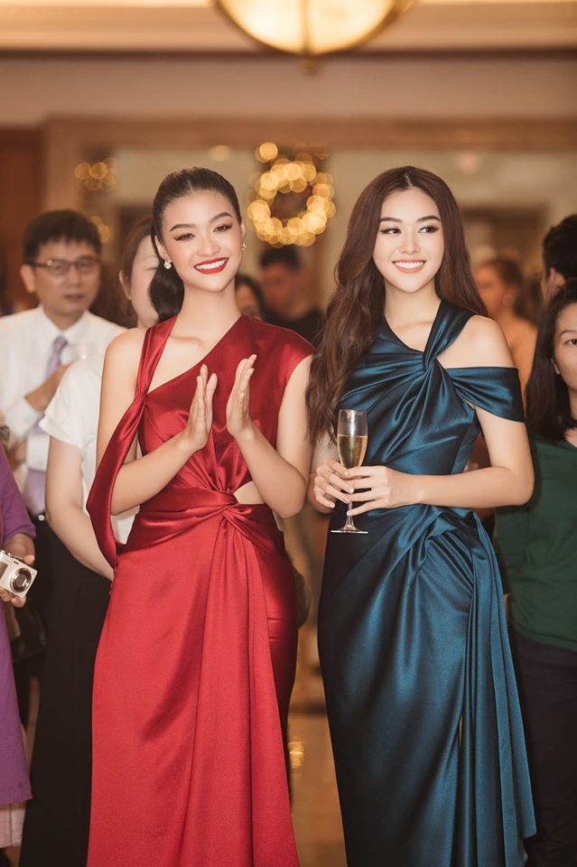 Á hậu Tường San, Kiều Loan đón Giáng sinh sớm với váy áo gam màu nóng bỏng - ảnh 4