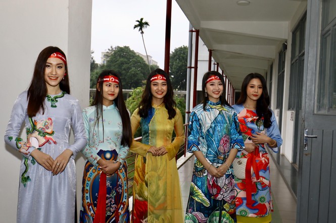 Hoa hậu Tiểu Vy và dàn người đẹp rạng rỡ tham dự ngày hội Chủ nhật Đỏ - ảnh 5