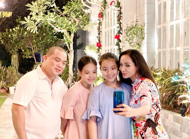 Ngất ngây ngắm loạt biệt thự của sao Việt lộng lẫy đón Giáng Sinh - ảnh 2