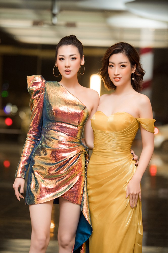 Đỗ Mỹ Linh, Tú Anh khoe vai trần gợi cảm hết nấc - ảnh 6