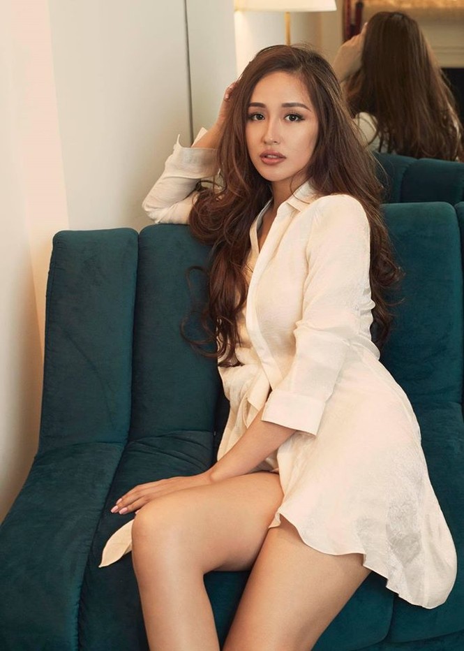 Hình ảnh Hoa hậu Khánh Vân lì xì đại gia đình khiến fans thích thú - ảnh 14