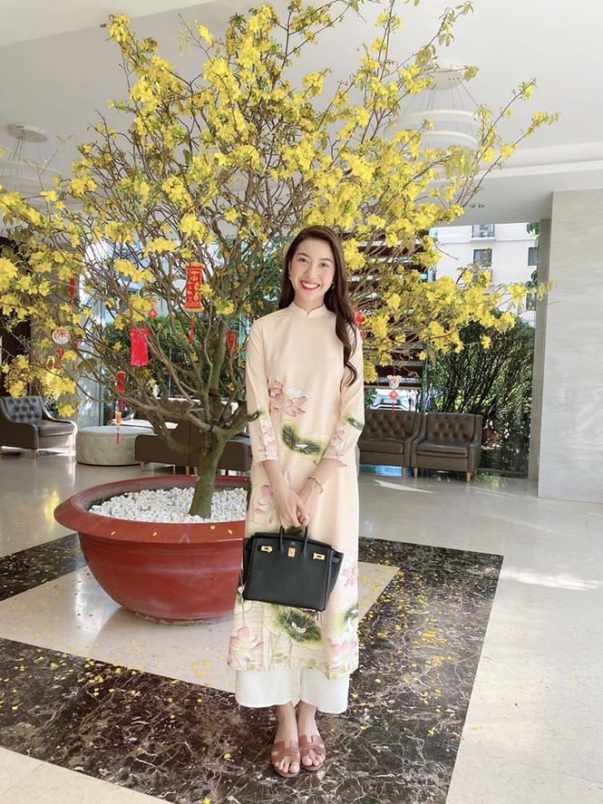 Khánh Vân hoá cô Tấm trẩy hội Xuân, Lương Thuỳ Linh đẹp giản dị ngày mùng 1 Tết - ảnh 11