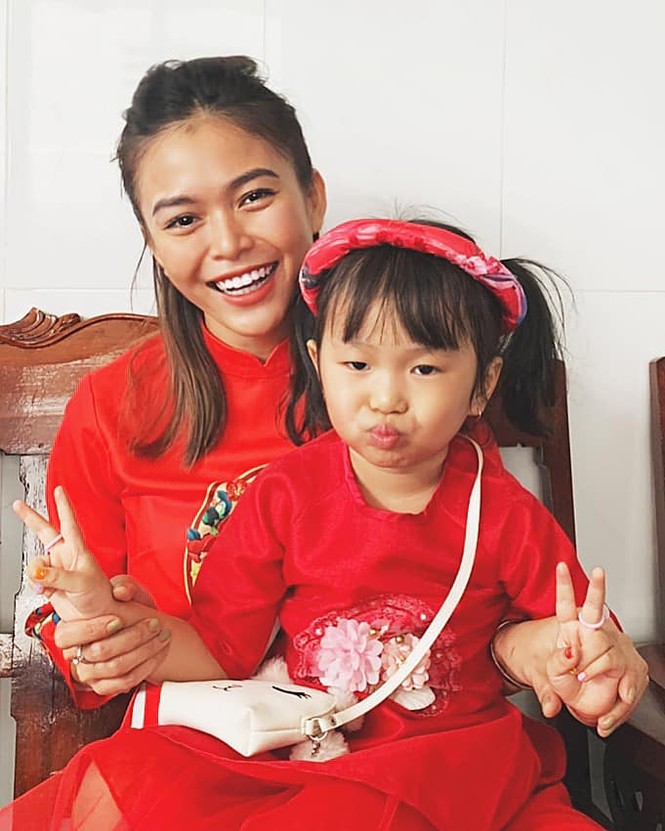 Khánh Vân hoá cô Tấm trẩy hội Xuân, Lương Thuỳ Linh đẹp giản dị ngày mùng 1 Tết - ảnh 14