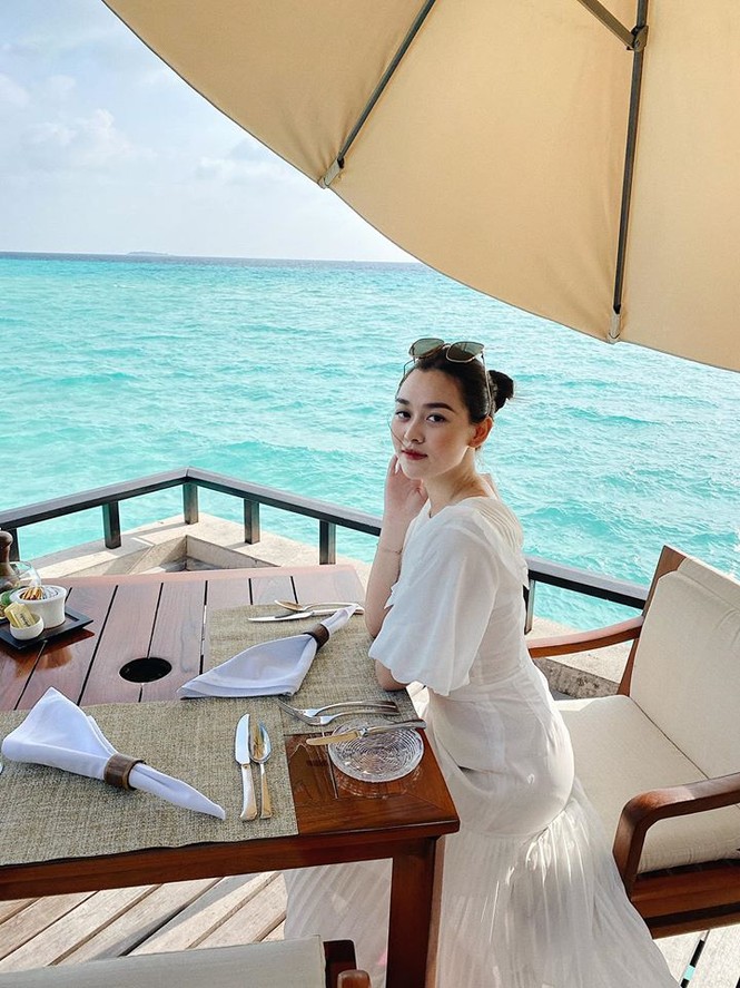 Minh Tú nóng 'bỏng mắt' với bikini, Huyền My gợi cảm trên đất Thái - ảnh 5
