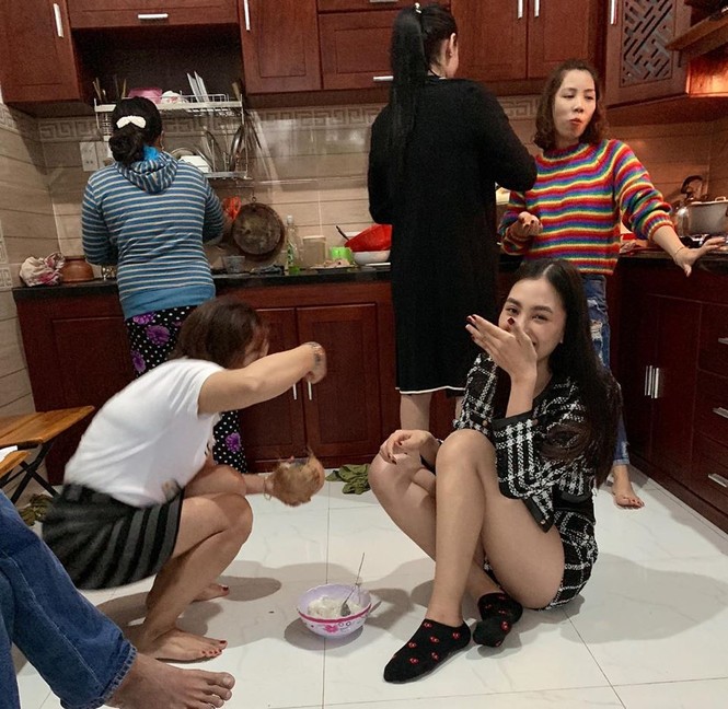 Á hậu Huyền My mặc bikini nóng bỏng ở Thái Lan - ảnh 5