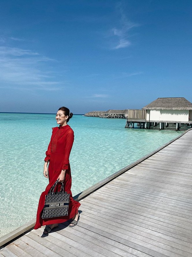 Minh Tú nóng 'bỏng mắt' với bikini, Huyền My gợi cảm trên đất Thái - ảnh 3