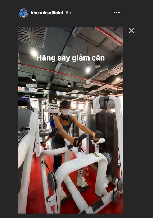 Á hậu Tường San đăng ảnh đón Valentine sớm, khoe khéo vòng 1 gợi cảm - ảnh 10
