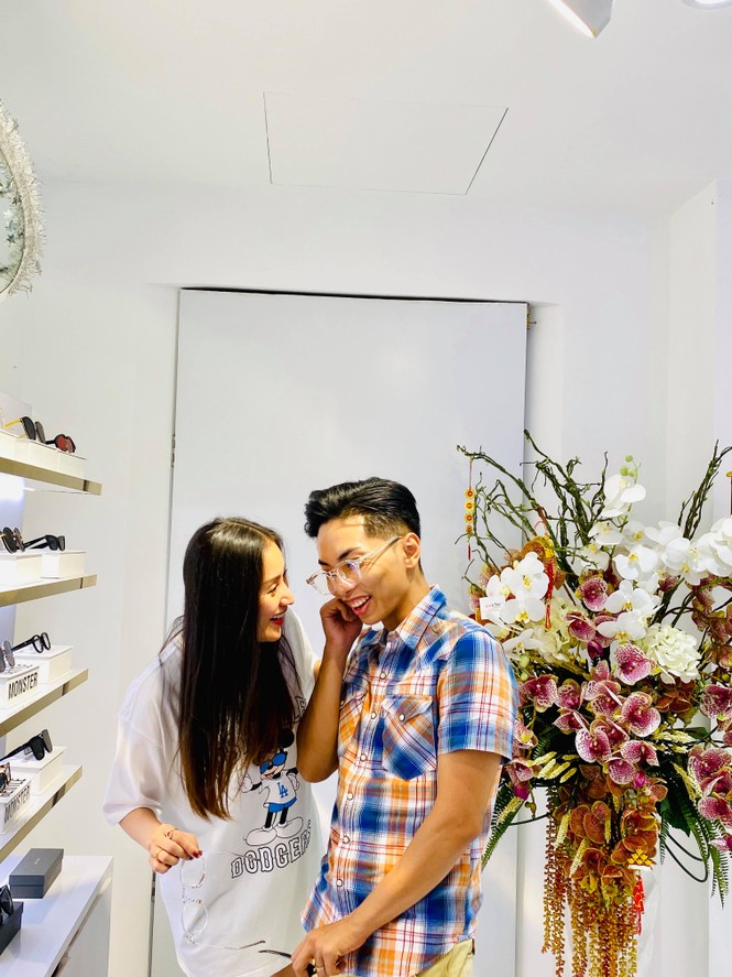 Bị chê vô tâm suốt 10 mùa Valentine, Phan Hiển tặng quà trăm triệu cho Khánh Thi - ảnh 7