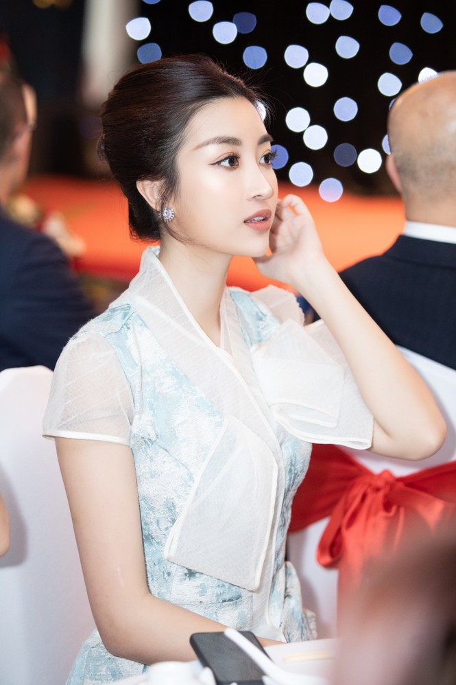 Lương Thuỳ Linh 'ghen tị' với Đỗ Mỹ Linh vì không được nhận quà Valentine - ảnh 9