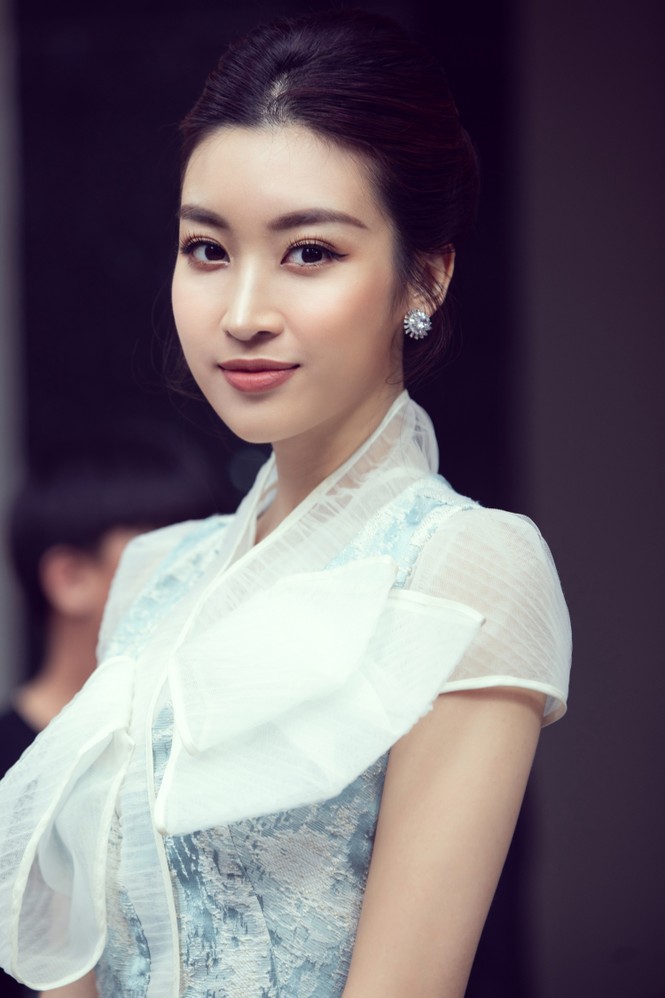 Lương Thuỳ Linh 'ghen tị' với Đỗ Mỹ Linh vì không được nhận quà Valentine - ảnh 8