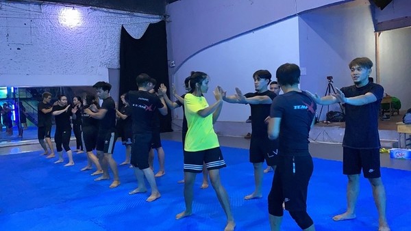 H'Hen Niê miệt mài tập võ cho vai diễn hành động trong phim về đề tài ấu dâm - ảnh 2