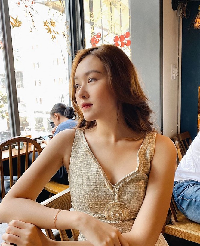 Khánh Vân khoe cơ bụng sexy, Hoàng Thuỳ không kém cạnh với áo hở bạo - ảnh 5