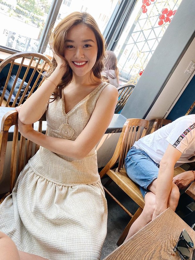 Khánh Vân khoe cơ bụng sexy, Hoàng Thuỳ không kém cạnh với áo hở bạo - ảnh 6