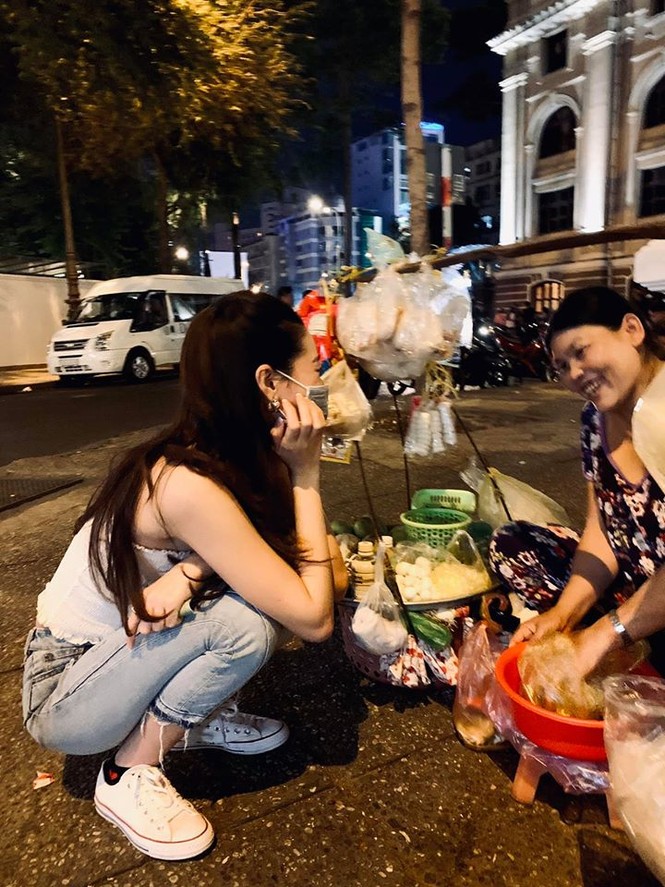 Hà Kiều Anh 'vượt mặt' các đàn em trẻ đẹp khi liên tục đăng ảnh bikini nóng bỏng - ảnh 12