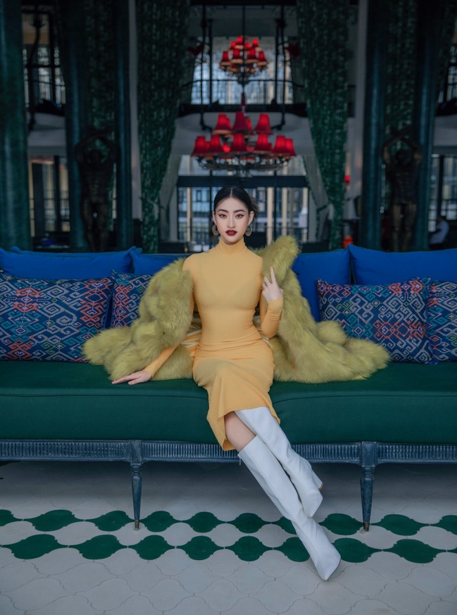 Lương Thuỳ Linh mặc váy xẻ gợi cảm, phô diễn đôi chân dài 1m22 'trứ danh' - ảnh 4