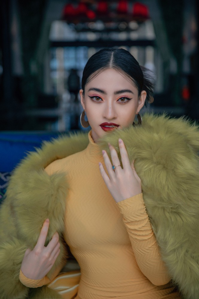 Lương Thuỳ Linh mặc váy xẻ gợi cảm, phô diễn đôi chân dài 1m22 'trứ danh' - ảnh 13