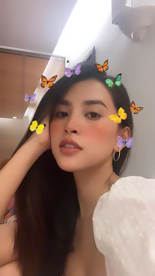Huyền My, Mâu Thuỷ cùng khoe vòng eo 'con kiến' sexy khiến fans ngây ngất - ảnh 4
