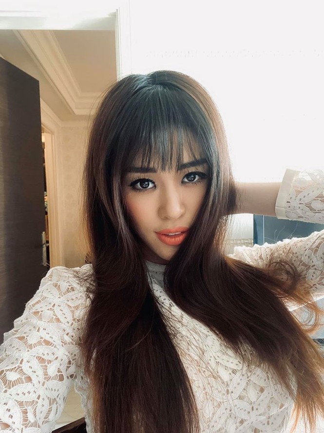 Mai Phương Thuý sắc lạnh tựa nữ điệp viên, hờ hững áo vest khoe vòng 1 nóng bỏng - ảnh 7