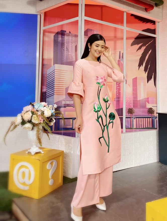 Mai Phương Thuý sắc lạnh tựa nữ điệp viên, hờ hững áo vest khoe vòng 1 nóng bỏng - ảnh 11