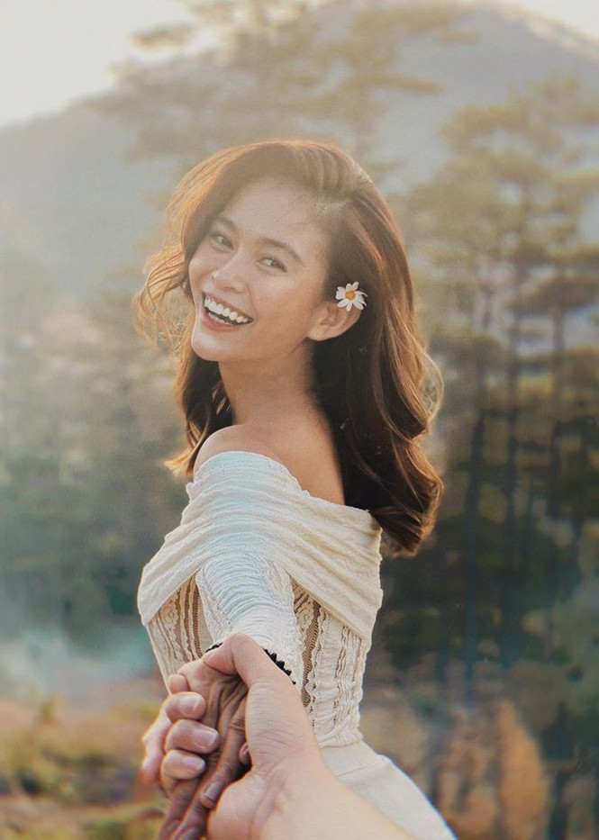 Mai Phương Thuý sắc lạnh tựa nữ điệp viên, hờ hững áo vest khoe vòng 1 nóng bỏng - ảnh 8