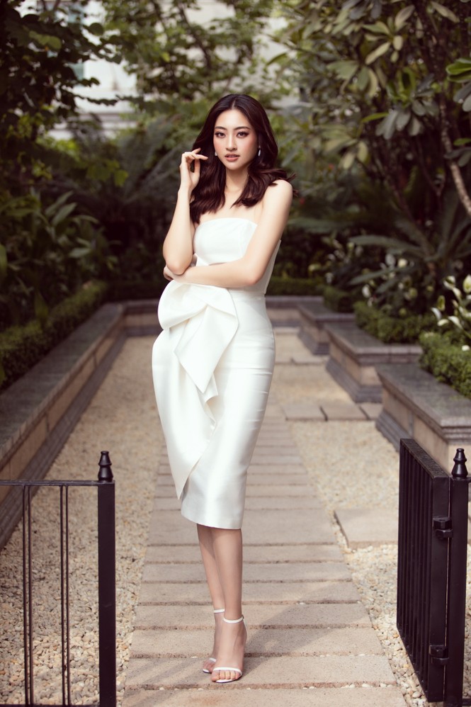 Đỗ Mỹ Linh đẹp tựa thiên nga, Lương Thuỳ Linh-Tường San khoe vai trần nuột nà - ảnh 4