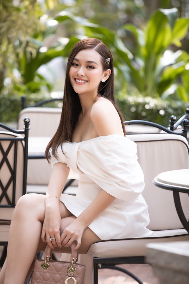 Đỗ Mỹ Linh đẹp tựa thiên nga, Lương Thuỳ Linh-Tường San khoe vai trần nuột nà - ảnh 8