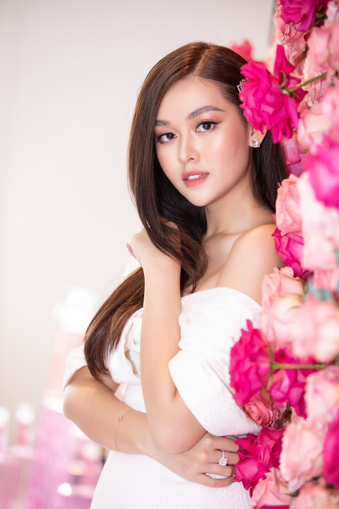 Đỗ Mỹ Linh đẹp tựa thiên nga, Lương Thuỳ Linh-Tường San khoe vai trần nuột nà - ảnh 9